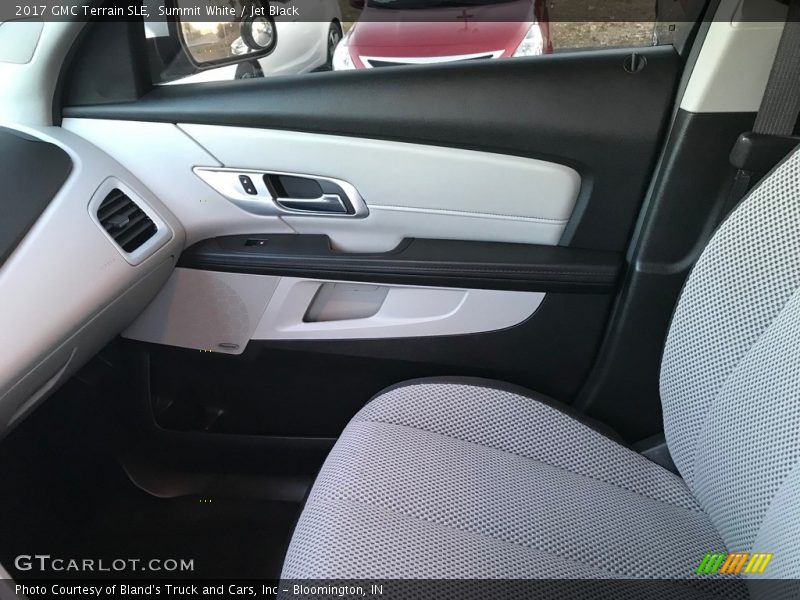 Summit White / Jet Black 2017 GMC Terrain SLE