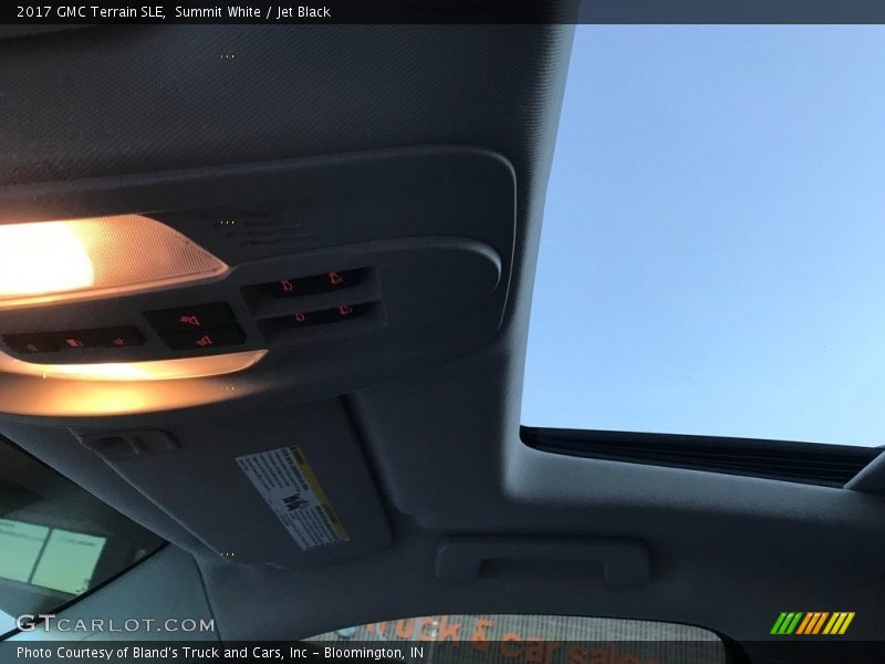 Summit White / Jet Black 2017 GMC Terrain SLE