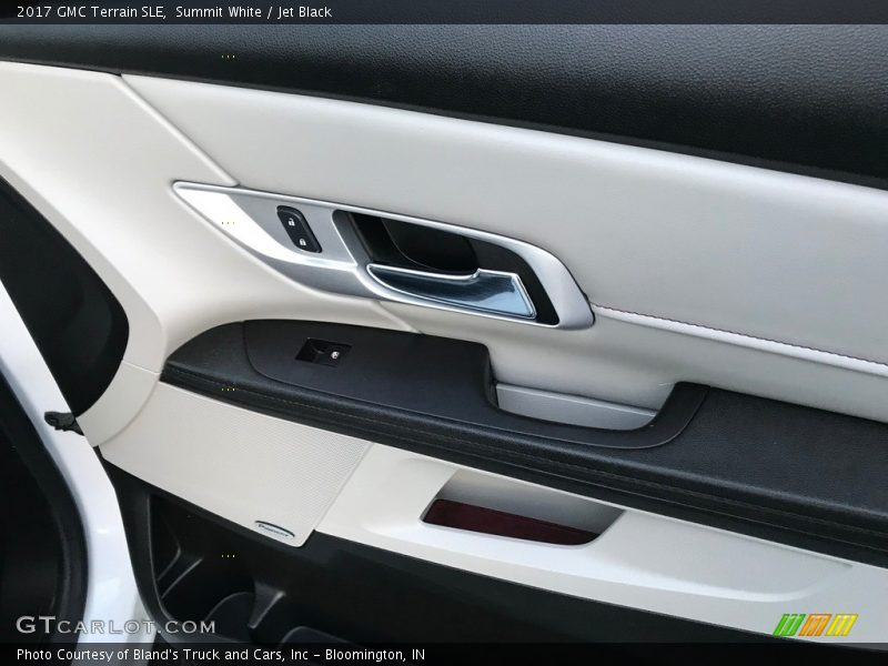 Summit White / Jet Black 2017 GMC Terrain SLE