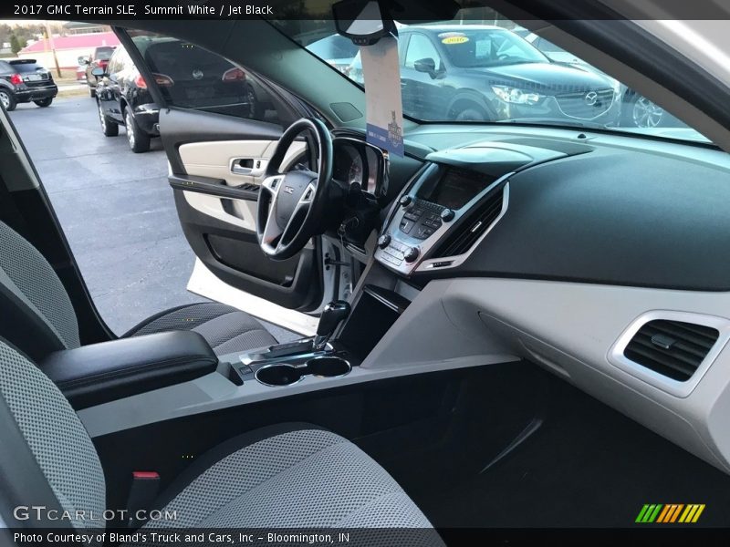 Summit White / Jet Black 2017 GMC Terrain SLE