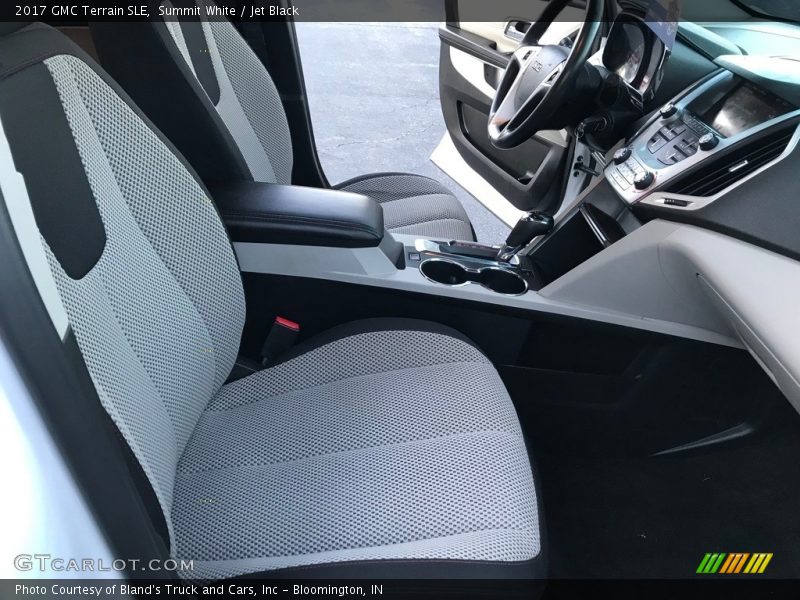 Summit White / Jet Black 2017 GMC Terrain SLE