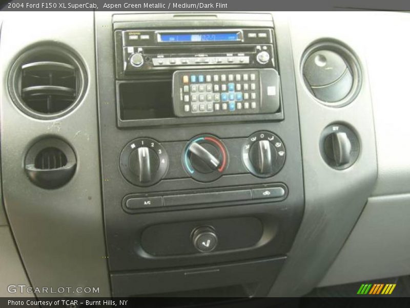 Aspen Green Metallic / Medium/Dark Flint 2004 Ford F150 XL SuperCab
