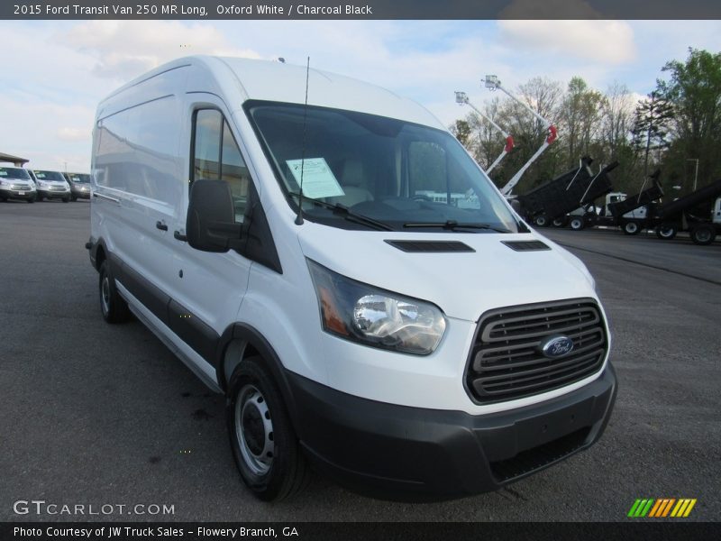 Front 3/4 View of 2015 Transit Van 250 MR Long