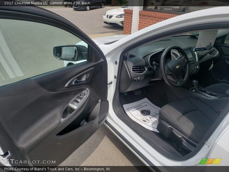 Summit White / Jet Black 2017 Chevrolet Malibu LS