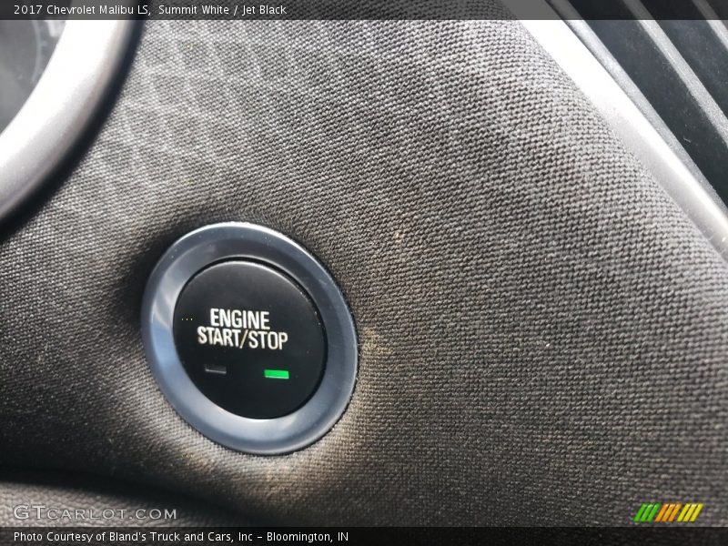 Summit White / Jet Black 2017 Chevrolet Malibu LS