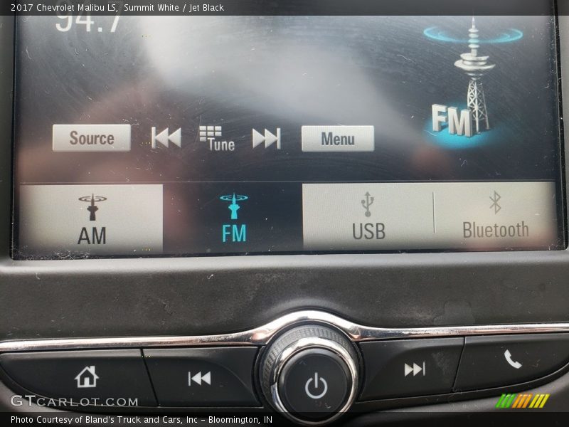 Summit White / Jet Black 2017 Chevrolet Malibu LS