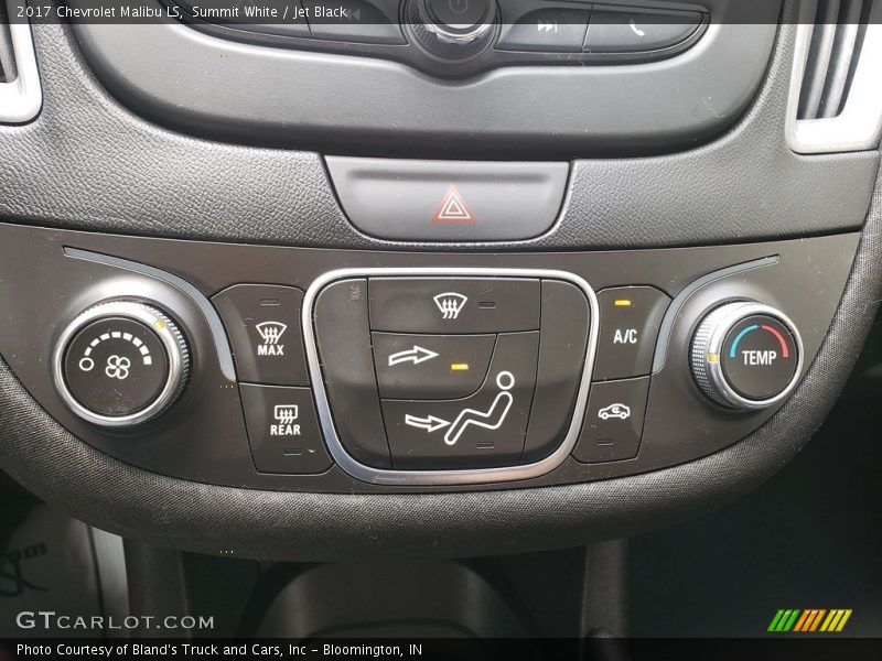 Summit White / Jet Black 2017 Chevrolet Malibu LS
