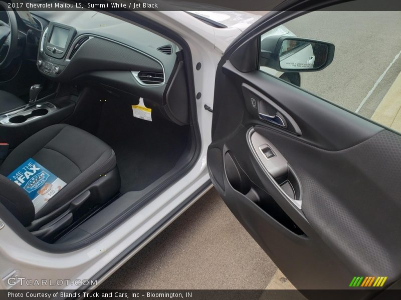 Summit White / Jet Black 2017 Chevrolet Malibu LS