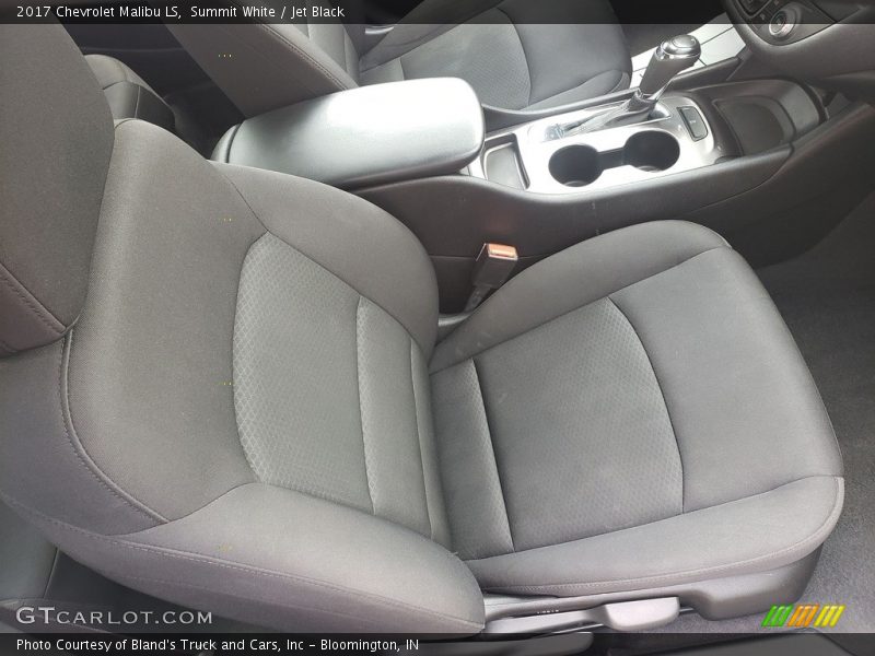 Summit White / Jet Black 2017 Chevrolet Malibu LS