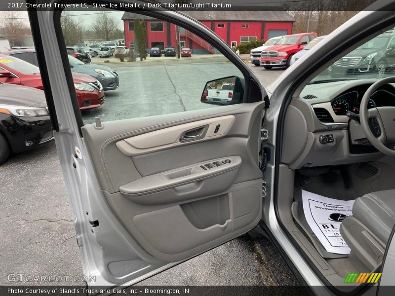 Silver Ice Metallic / Dark Titanium/Light Titanium 2017 Chevrolet Traverse LS