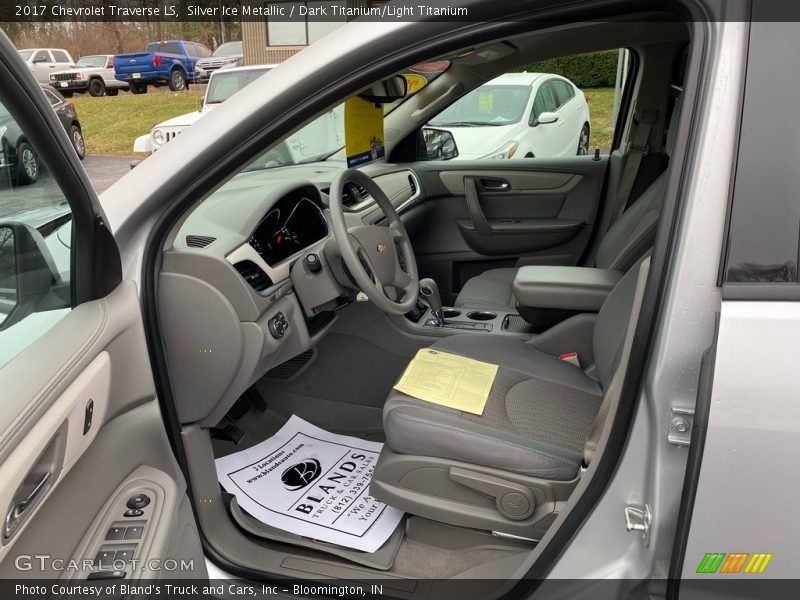 Silver Ice Metallic / Dark Titanium/Light Titanium 2017 Chevrolet Traverse LS