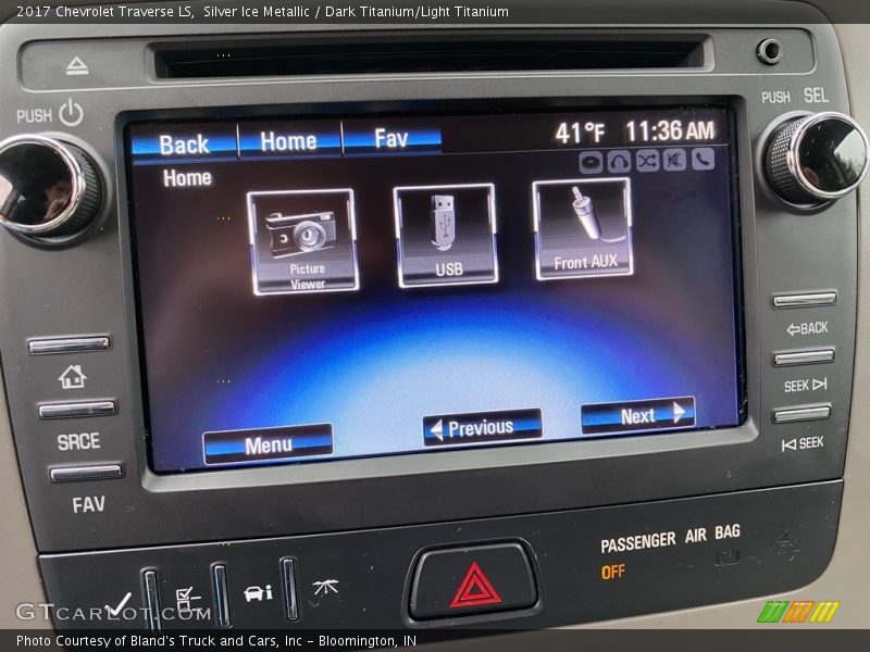 Silver Ice Metallic / Dark Titanium/Light Titanium 2017 Chevrolet Traverse LS