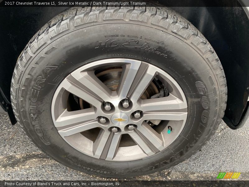 Silver Ice Metallic / Dark Titanium/Light Titanium 2017 Chevrolet Traverse LS