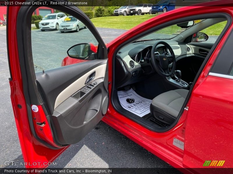 Red Hot / Brownstone 2015 Chevrolet Cruze LT