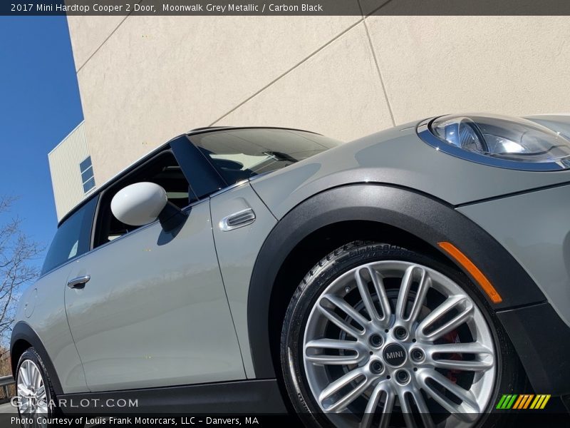 Moonwalk Grey Metallic / Carbon Black 2017 Mini Hardtop Cooper 2 Door