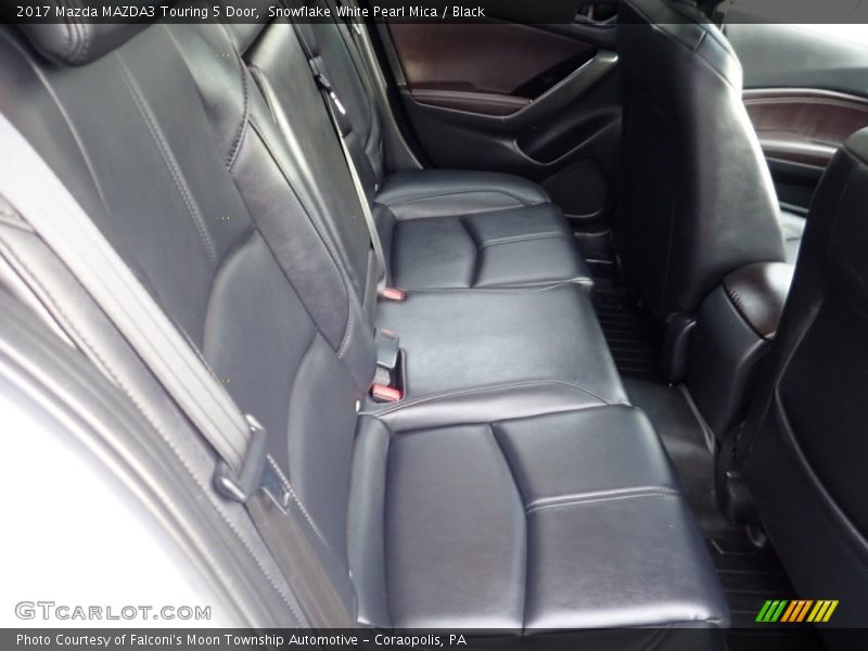 Snowflake White Pearl Mica / Black 2017 Mazda MAZDA3 Touring 5 Door