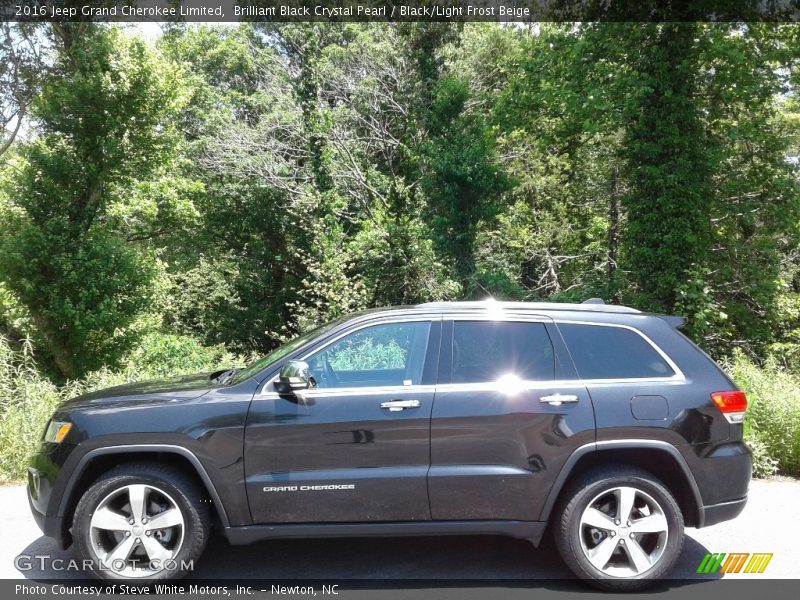 Brilliant Black Crystal Pearl / Black/Light Frost Beige 2016 Jeep Grand Cherokee Limited