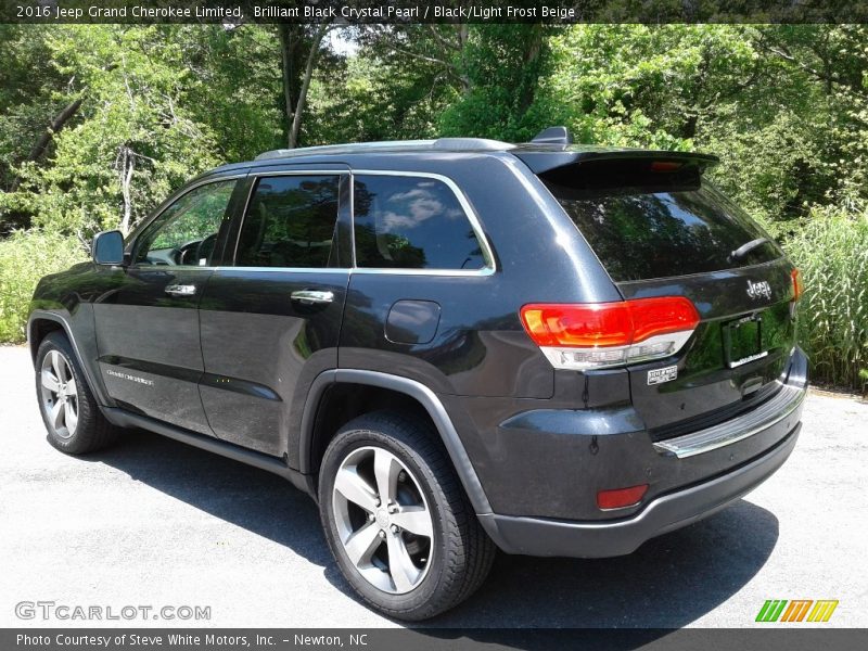 Brilliant Black Crystal Pearl / Black/Light Frost Beige 2016 Jeep Grand Cherokee Limited