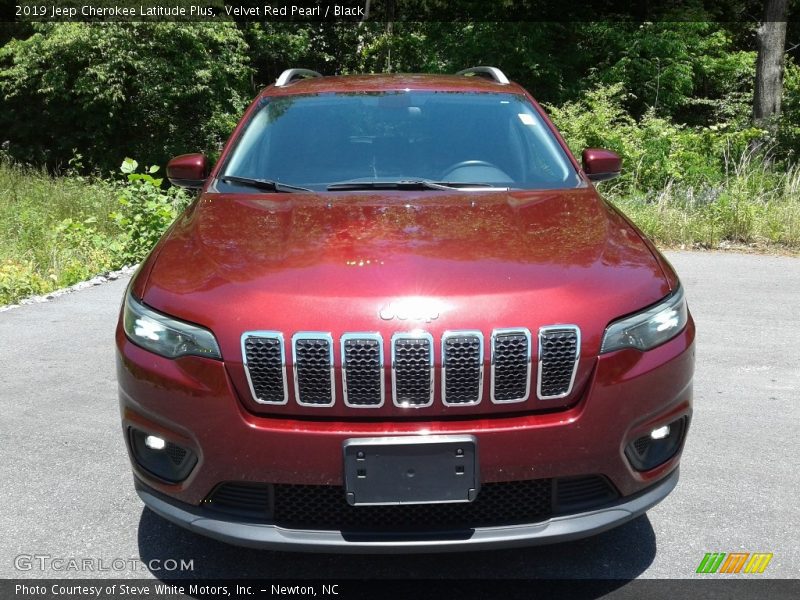 Velvet Red Pearl / Black 2019 Jeep Cherokee Latitude Plus
