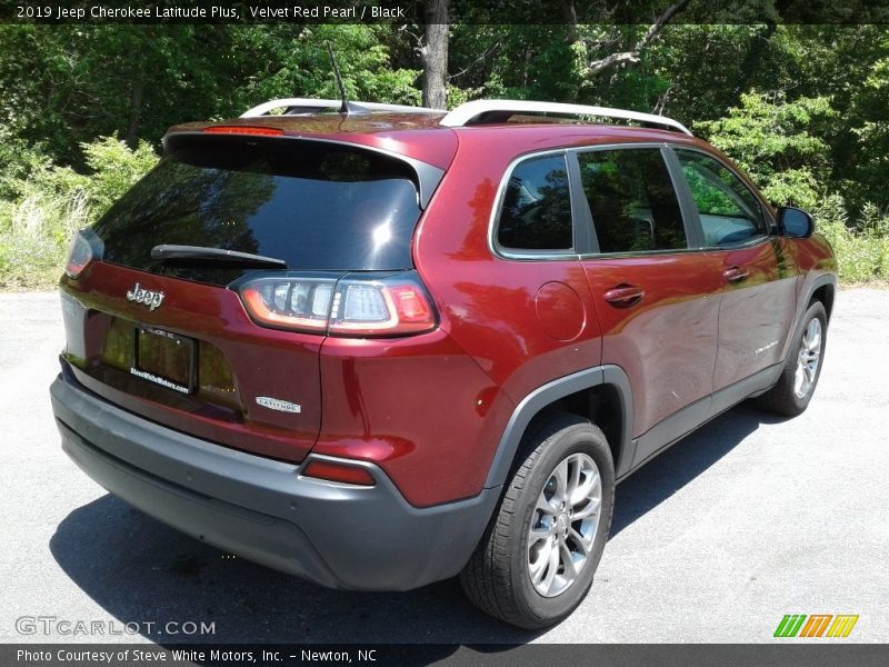 Velvet Red Pearl / Black 2019 Jeep Cherokee Latitude Plus