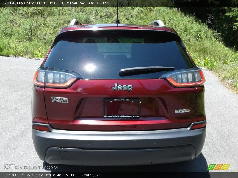 Velvet Red Pearl / Black 2019 Jeep Cherokee Latitude Plus