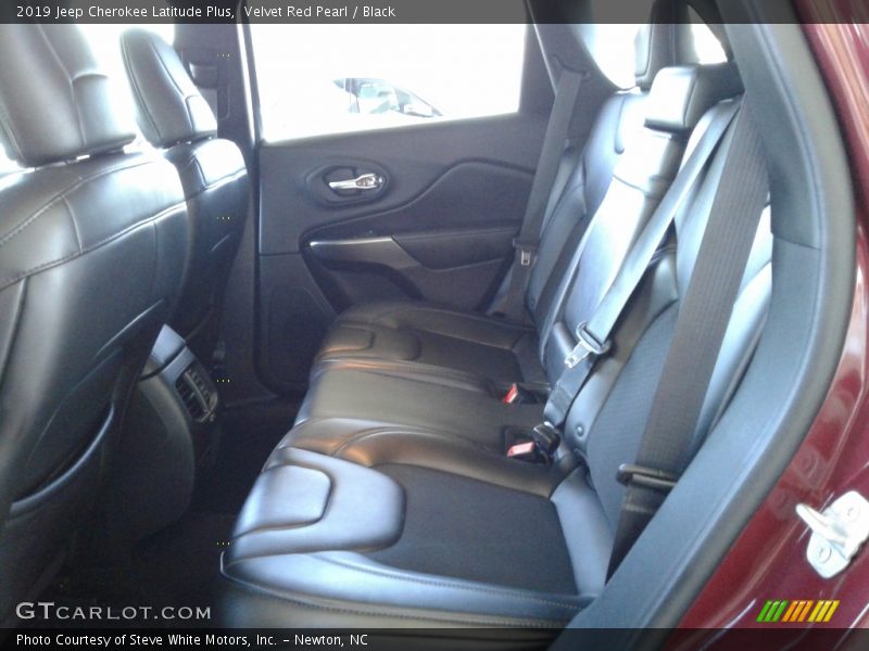 Velvet Red Pearl / Black 2019 Jeep Cherokee Latitude Plus