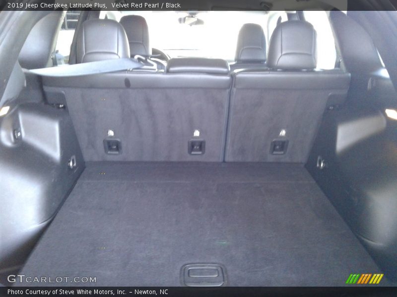 Velvet Red Pearl / Black 2019 Jeep Cherokee Latitude Plus