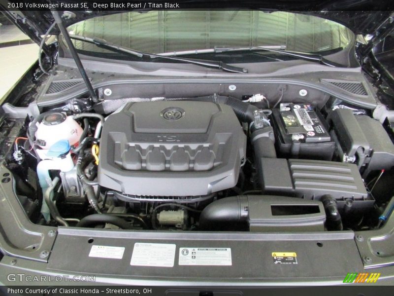 Deep Black Pearl / Titan Black 2018 Volkswagen Passat SE