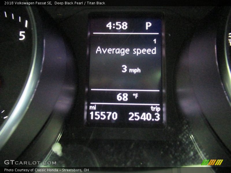 Deep Black Pearl / Titan Black 2018 Volkswagen Passat SE