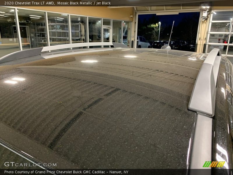 Mosaic Black Metallic / Jet Black 2020 Chevrolet Trax LT AWD