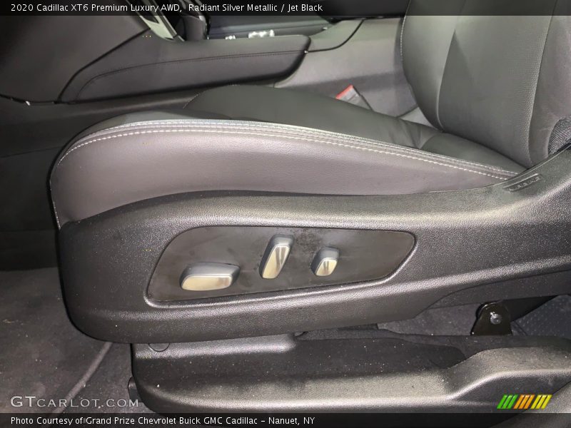 Radiant Silver Metallic / Jet Black 2020 Cadillac XT6 Premium Luxury AWD