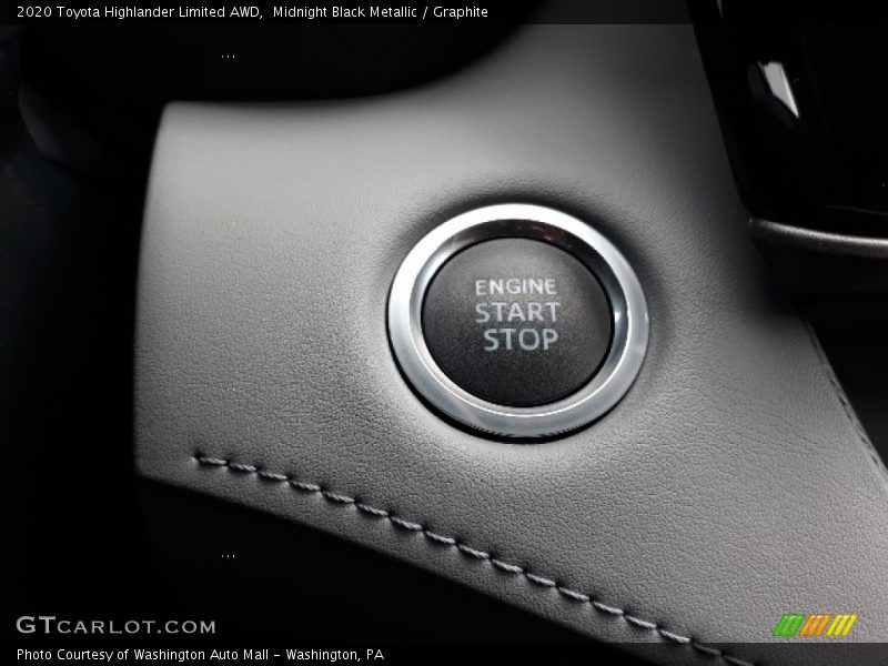 Midnight Black Metallic / Graphite 2020 Toyota Highlander Limited AWD