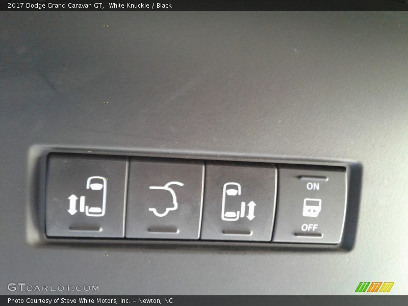 White Knuckle / Black 2017 Dodge Grand Caravan GT