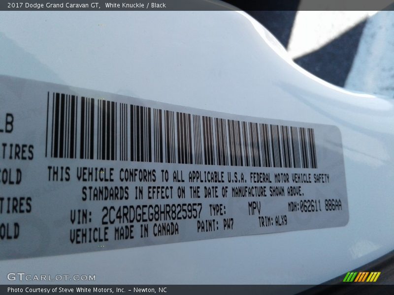 White Knuckle / Black 2017 Dodge Grand Caravan GT