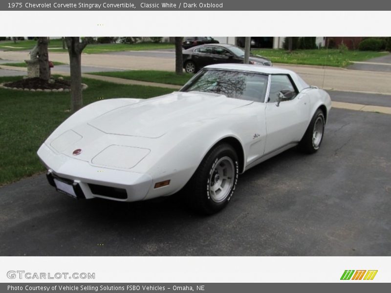 Classic White / Dark Oxblood 1975 Chevrolet Corvette Stingray Convertible