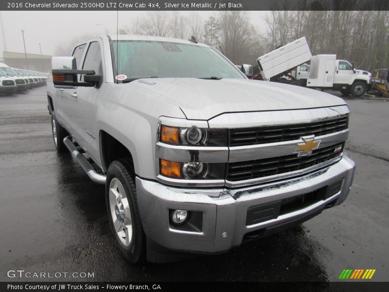 Front 3/4 View of 2016 Silverado 2500HD LTZ Crew Cab 4x4