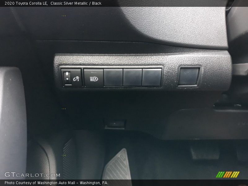 Classic Silver Metallic / Black 2020 Toyota Corolla LE