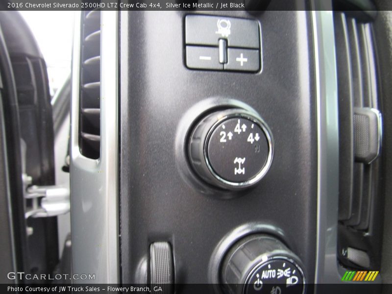 Controls of 2016 Silverado 2500HD LTZ Crew Cab 4x4
