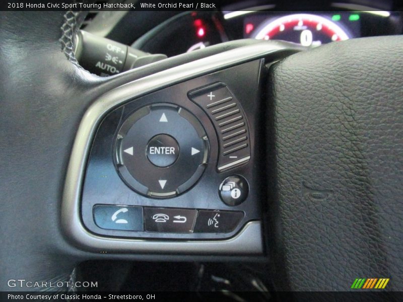 Controls of 2018 Civic Sport Touring Hatchback