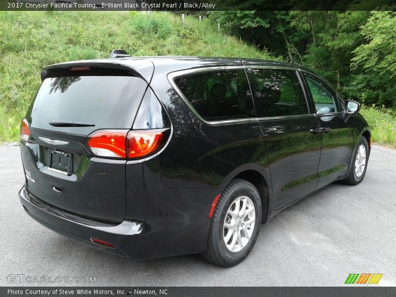 Brilliant Black Crystal Pearl / Black/Alloy 2017 Chrysler Pacifica Touring