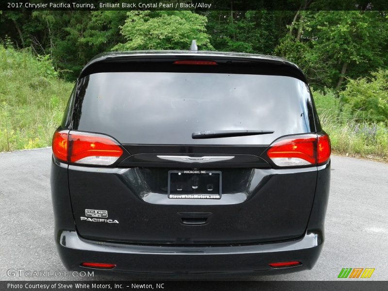 Brilliant Black Crystal Pearl / Black/Alloy 2017 Chrysler Pacifica Touring