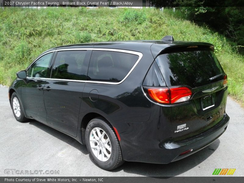 Brilliant Black Crystal Pearl / Black/Alloy 2017 Chrysler Pacifica Touring