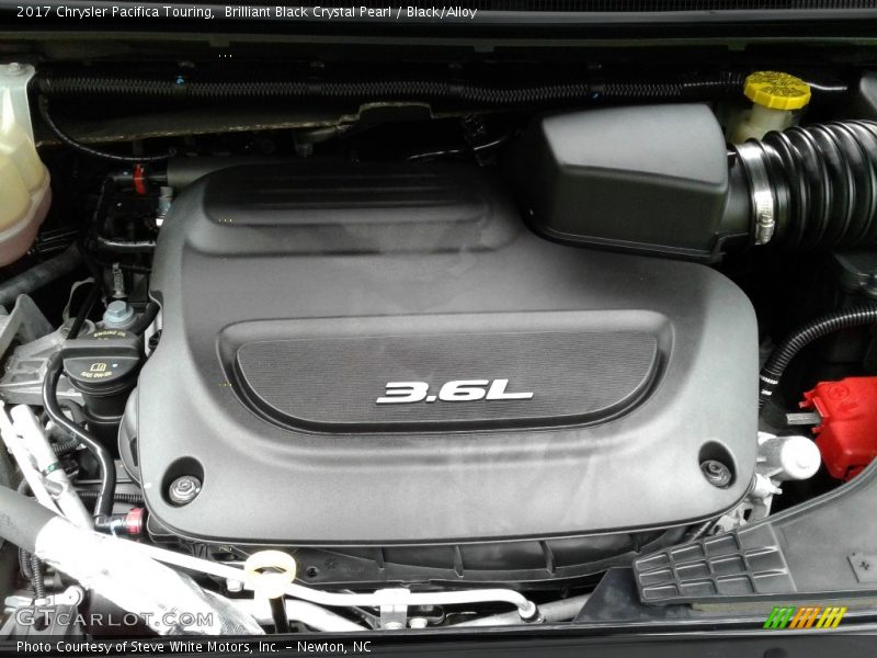 Brilliant Black Crystal Pearl / Black/Alloy 2017 Chrysler Pacifica Touring