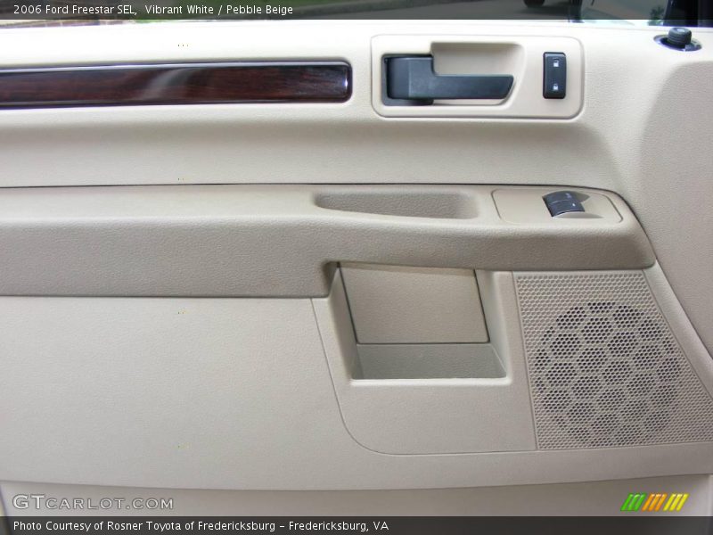 Vibrant White / Pebble Beige 2006 Ford Freestar SEL