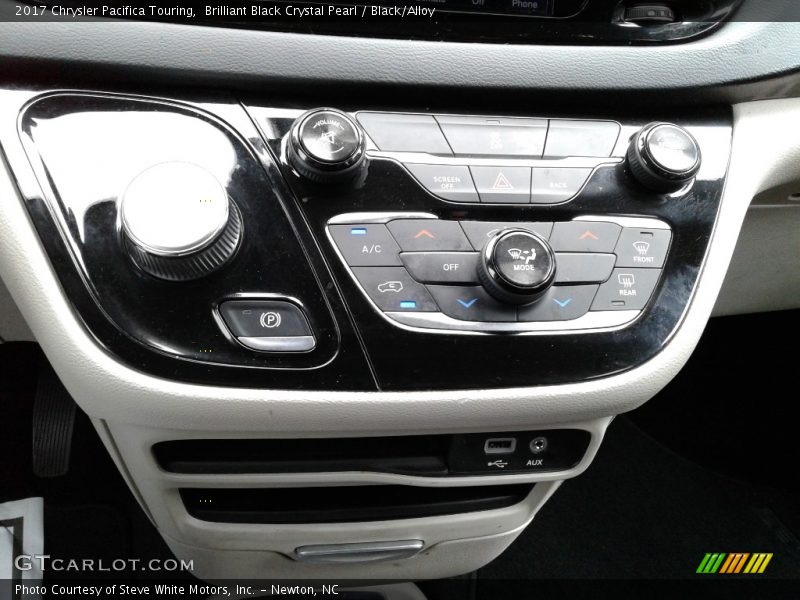 Brilliant Black Crystal Pearl / Black/Alloy 2017 Chrysler Pacifica Touring