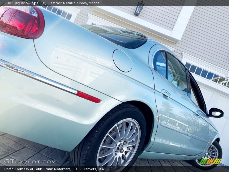 Seafrost Metallic / Ivory/Mocha 2007 Jaguar S-Type 3.0