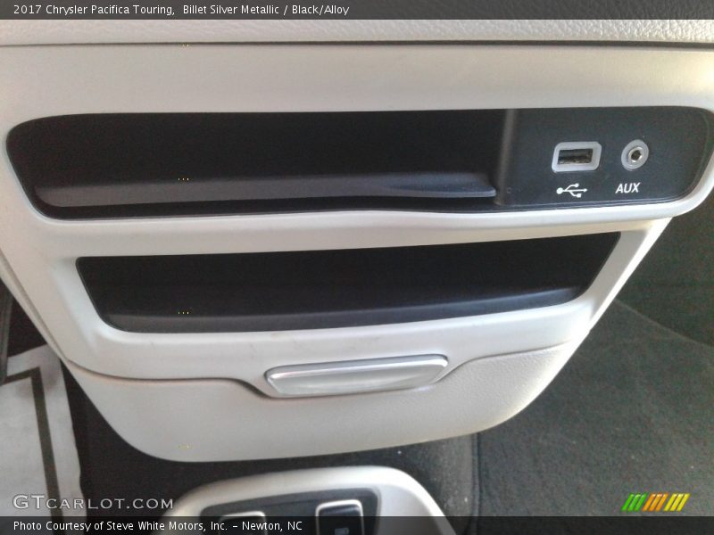 Billet Silver Metallic / Black/Alloy 2017 Chrysler Pacifica Touring
