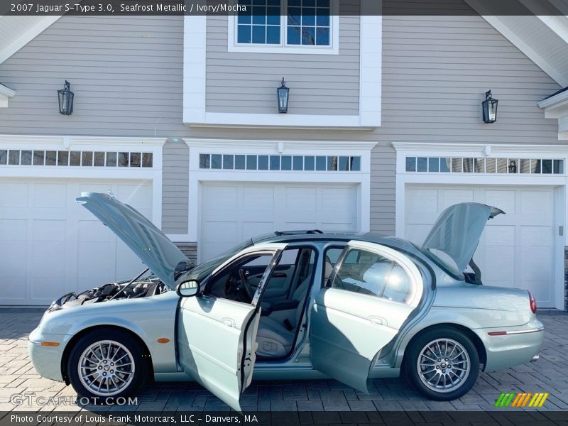 Seafrost Metallic / Ivory/Mocha 2007 Jaguar S-Type 3.0