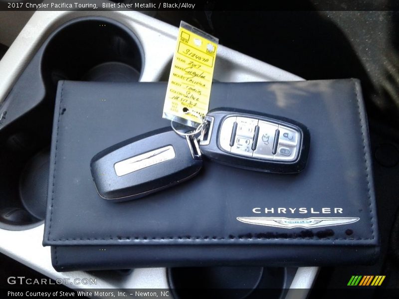 Billet Silver Metallic / Black/Alloy 2017 Chrysler Pacifica Touring