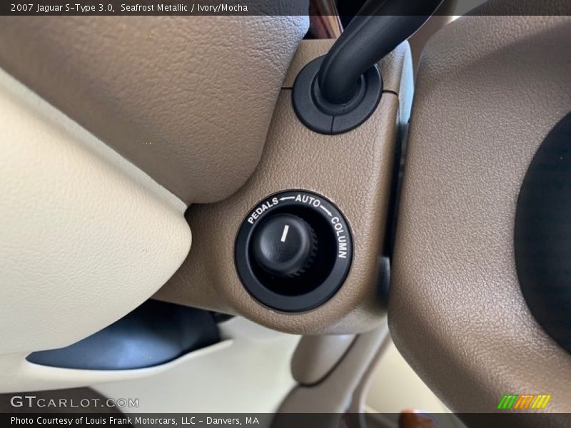 Seafrost Metallic / Ivory/Mocha 2007 Jaguar S-Type 3.0